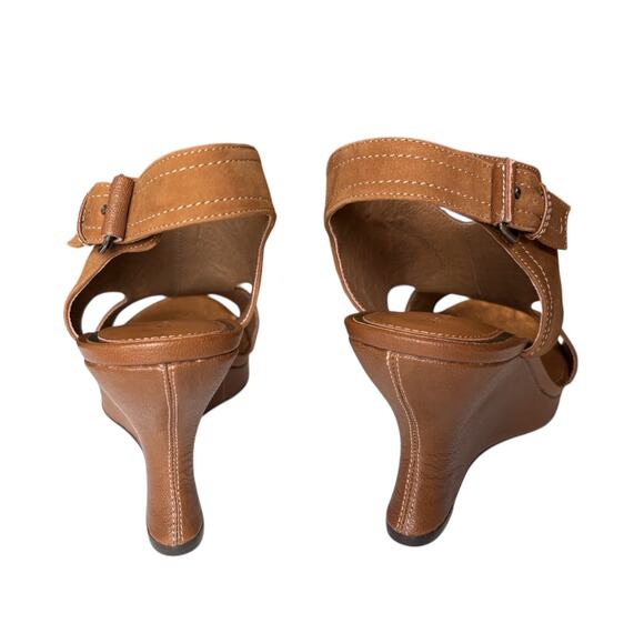 Donald Pliner NWOT Suede Wedge Sandal Heel - Picture 5 of 7